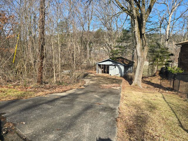 386 E Lakeshore Drive, Burnside, KY 42519