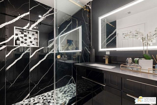 1811 N Los Alamos Road, Palm Springs, CA 92262