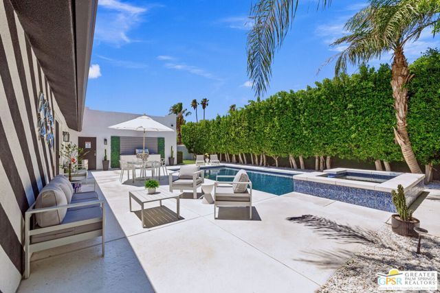 1811 N Los Alamos Road, Palm Springs, CA 92262