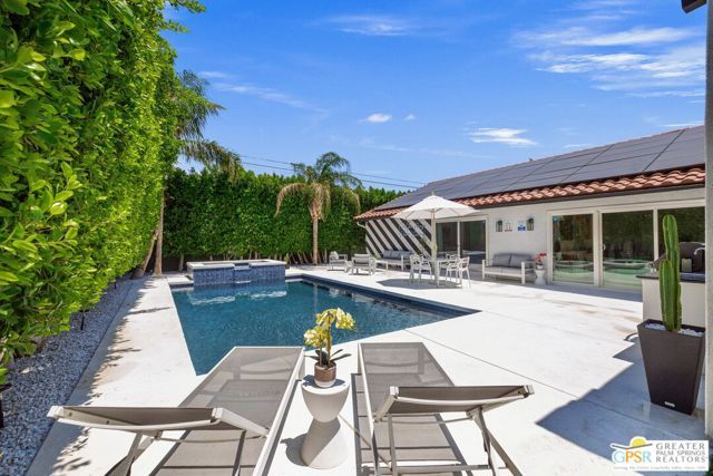 1811 N Los Alamos Road, Palm Springs, CA 92262