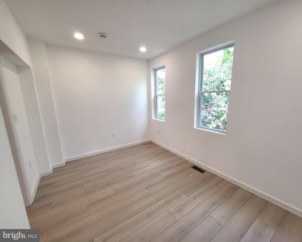 562 24TH ST NE, Washington, DC 20002