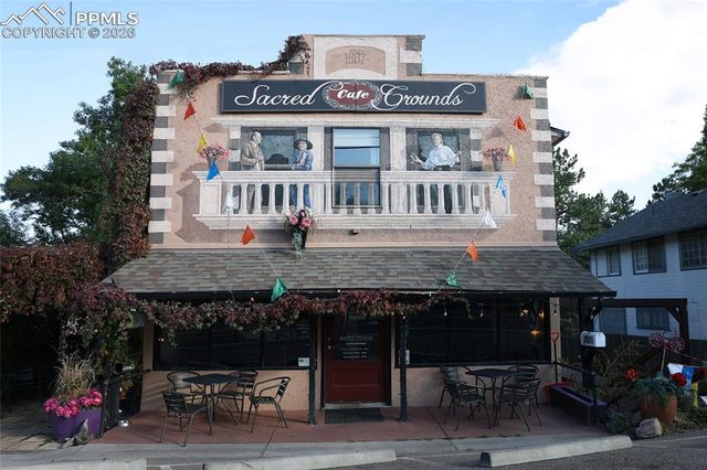 1633 Cheyenne Boulevard, Colorado Springs, CO 80906