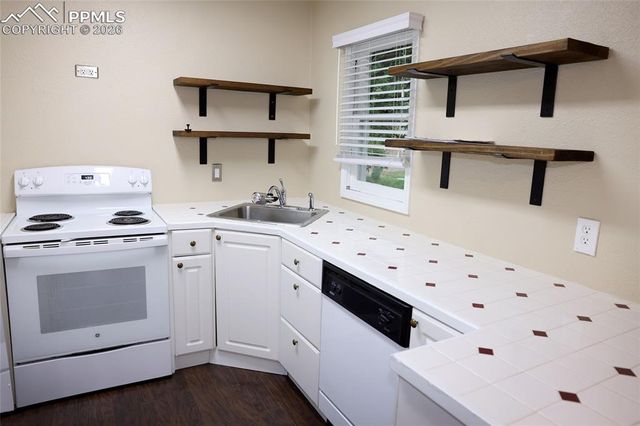 1633 Cheyenne Boulevard, Colorado Springs, CO 80906