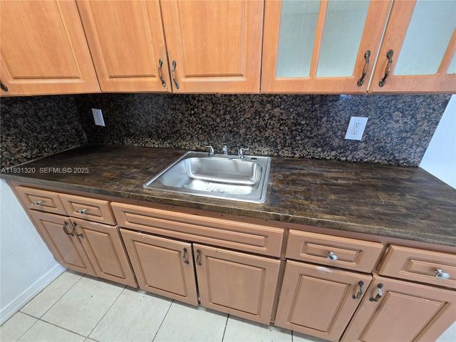 1335 S Dixie Hwy 401, Deerfield Beach, FL 33441