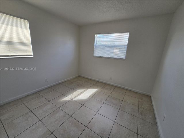 1335 S Dixie Hwy 401, Deerfield Beach, FL 33441