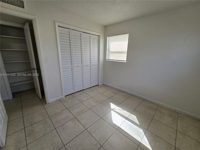 1335 S Dixie Hwy 401, Deerfield Beach, FL 33441