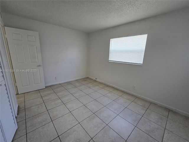 1335 S Dixie Hwy 401, Deerfield Beach, FL 33441