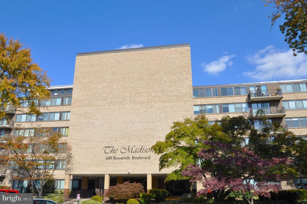 600 ROOSEVELT BLVD #210, Falls Church, VA 22044