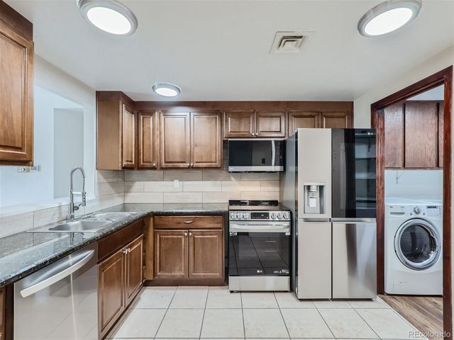 800 Pearl Street 204, Denver, CO 80203