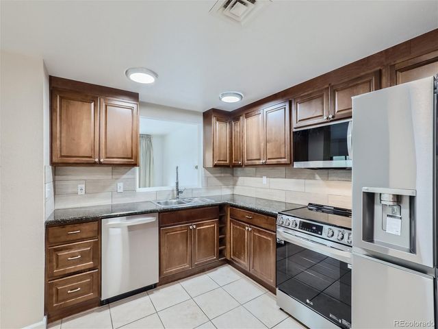 800 Pearl Street 204, Denver, CO 80203