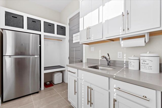 17825 Windecker CV, Dripping Springs, TX 78620