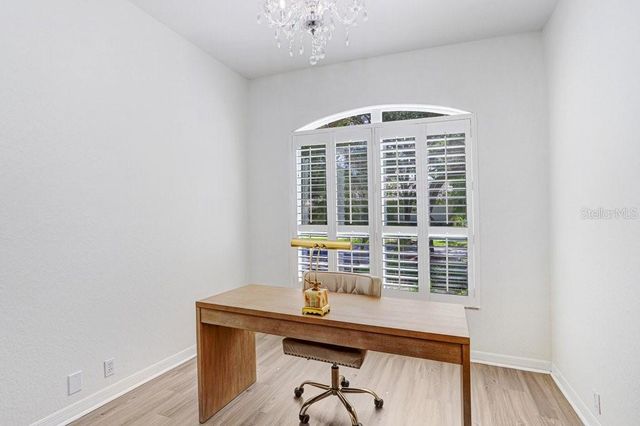 18124 COURTNEY BREEZE DRIVE, Tampa, FL 33647