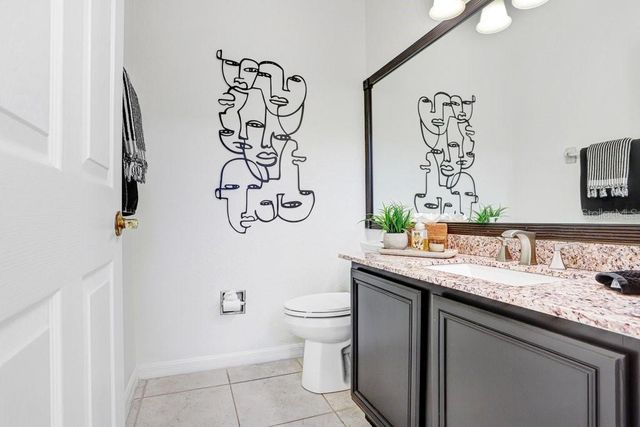 18124 COURTNEY BREEZE DRIVE, Tampa, FL 33647