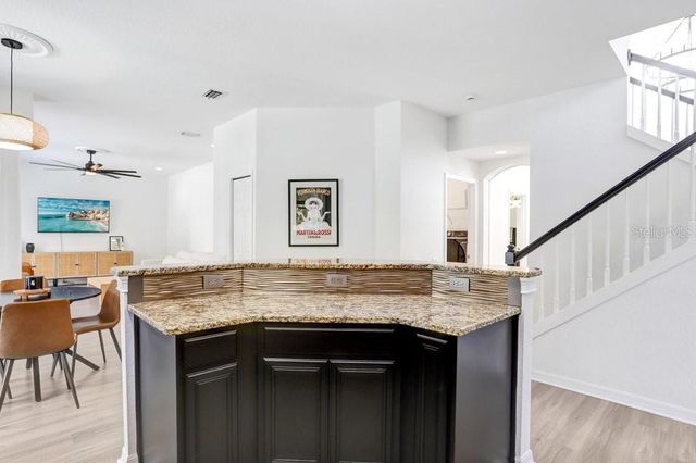 18124 COURTNEY BREEZE DRIVE, Tampa, FL 33647