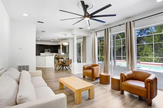 18124 COURTNEY BREEZE DRIVE, Tampa, FL 33647