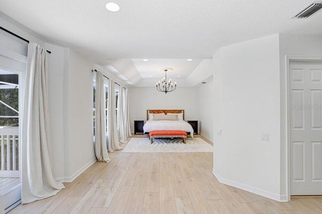 18124 COURTNEY BREEZE DRIVE, Tampa, FL 33647