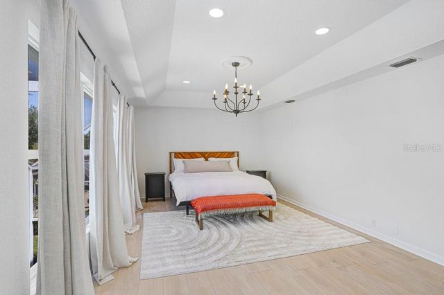 18124 COURTNEY BREEZE DRIVE, Tampa, FL 33647