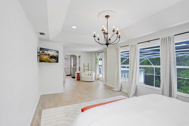 18124 COURTNEY BREEZE DRIVE, Tampa, FL 33647