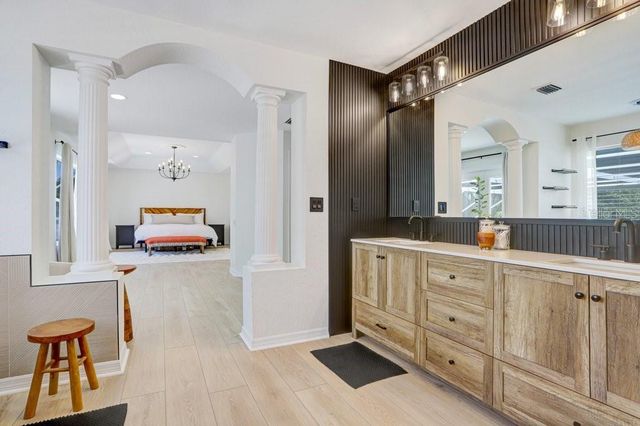 18124 COURTNEY BREEZE DRIVE, Tampa, FL 33647