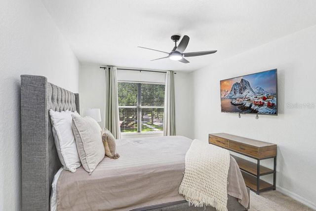 18124 COURTNEY BREEZE DRIVE, Tampa, FL 33647