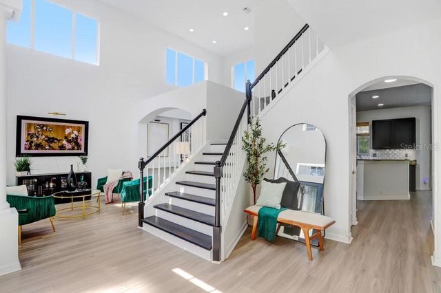 18124 COURTNEY BREEZE DRIVE, Tampa, FL 33647