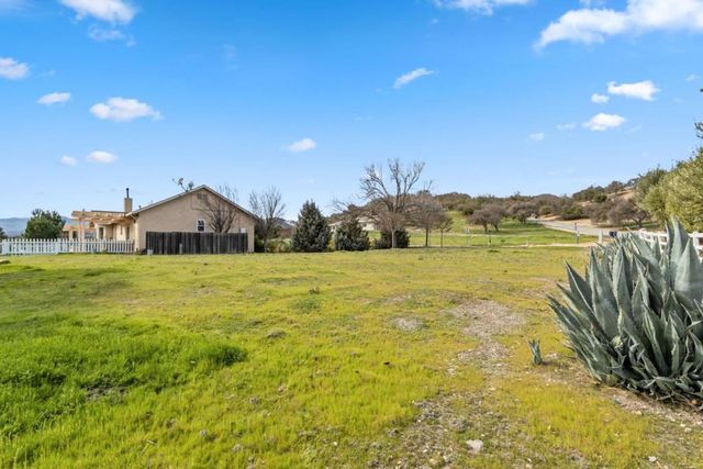 45126 Palomino Road, King City, CA 93930