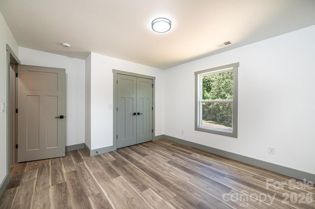2047 Bailey Drive, Hickory, NC 28601