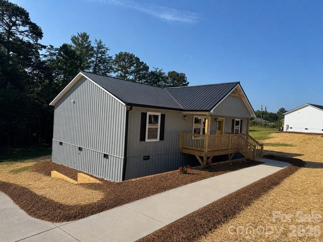 2047 Bailey Drive, Hickory, NC 28601