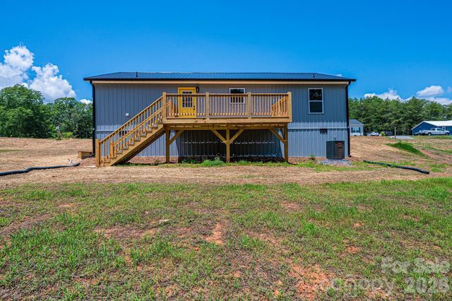 2047 Bailey Drive, Hickory, NC 28601