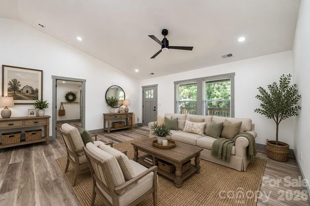 2047 Bailey Drive, Hickory, NC 28601