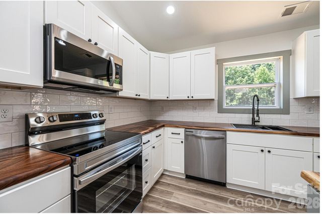 2047 Bailey Drive, Hickory, NC 28601