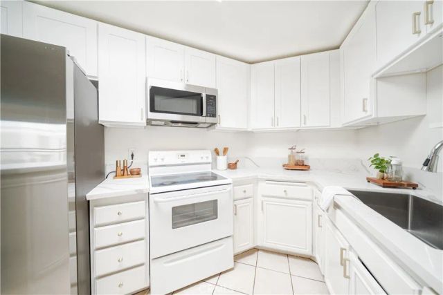 4499 Via Marisol 338, Los Angeles, CA 90042