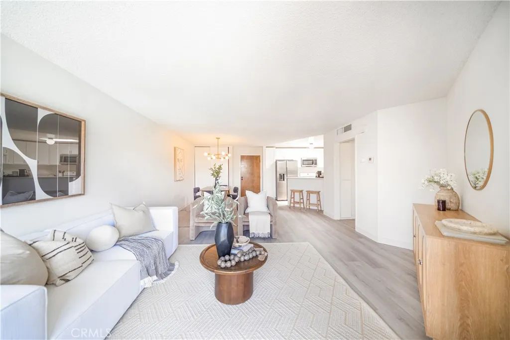 4499 Via Marisol 338, Los Angeles, CA 90042