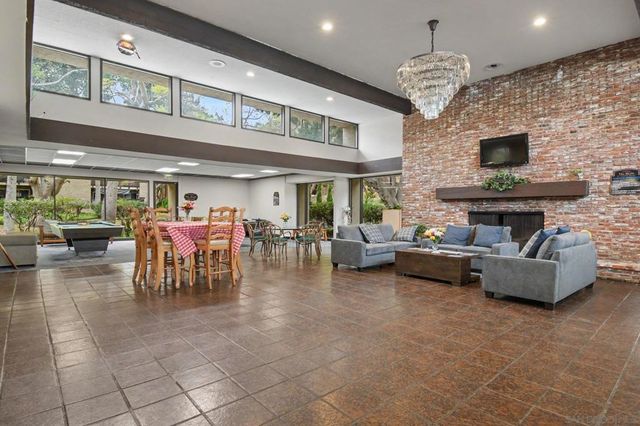 6202 Friars 301, San Diego, CA 92108