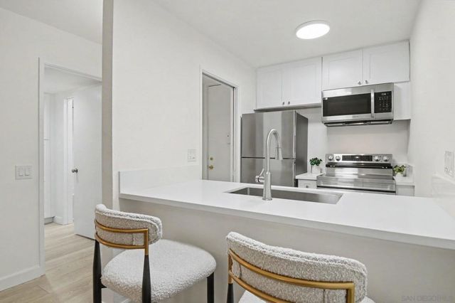 6202 Friars 301, San Diego, CA 92108