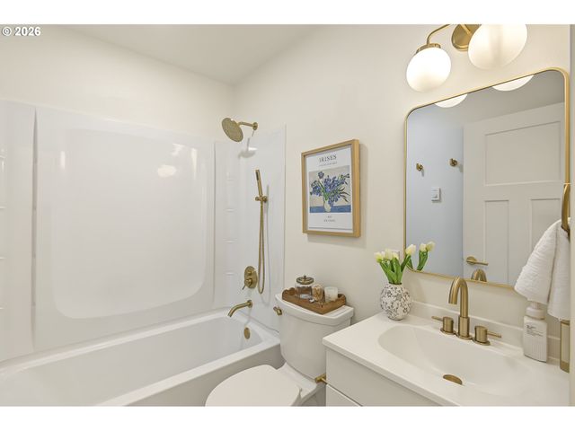 12914 Ne HALSEY St, Portland, OR 97230