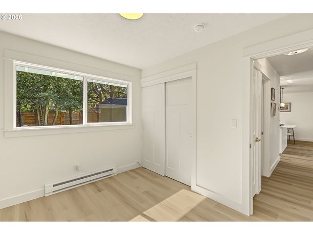 12914 Ne HALSEY St, Portland, OR 97230