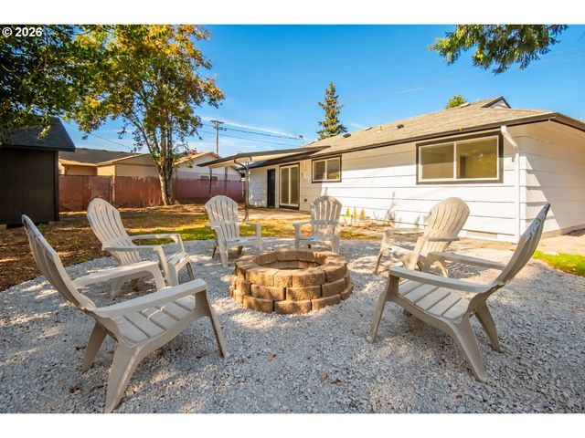 12914 Ne HALSEY St, Portland, OR 97230