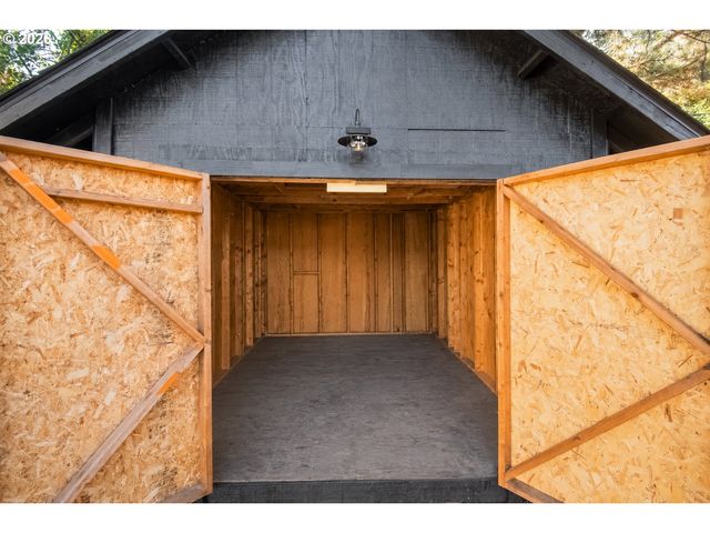 12914 Ne HALSEY St, Portland, OR 97230