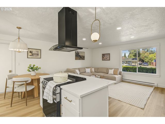 12914 Ne HALSEY St, Portland, OR 97230