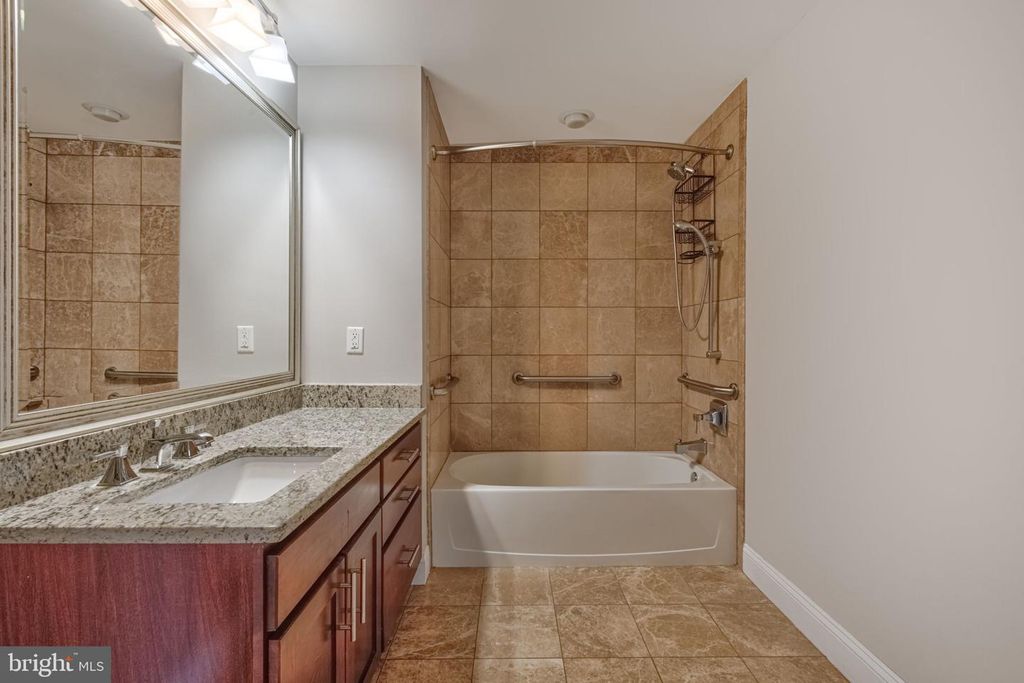 Image 35 of property listing at 6301 EDSALL RD #418, Alexandria, VA 22312