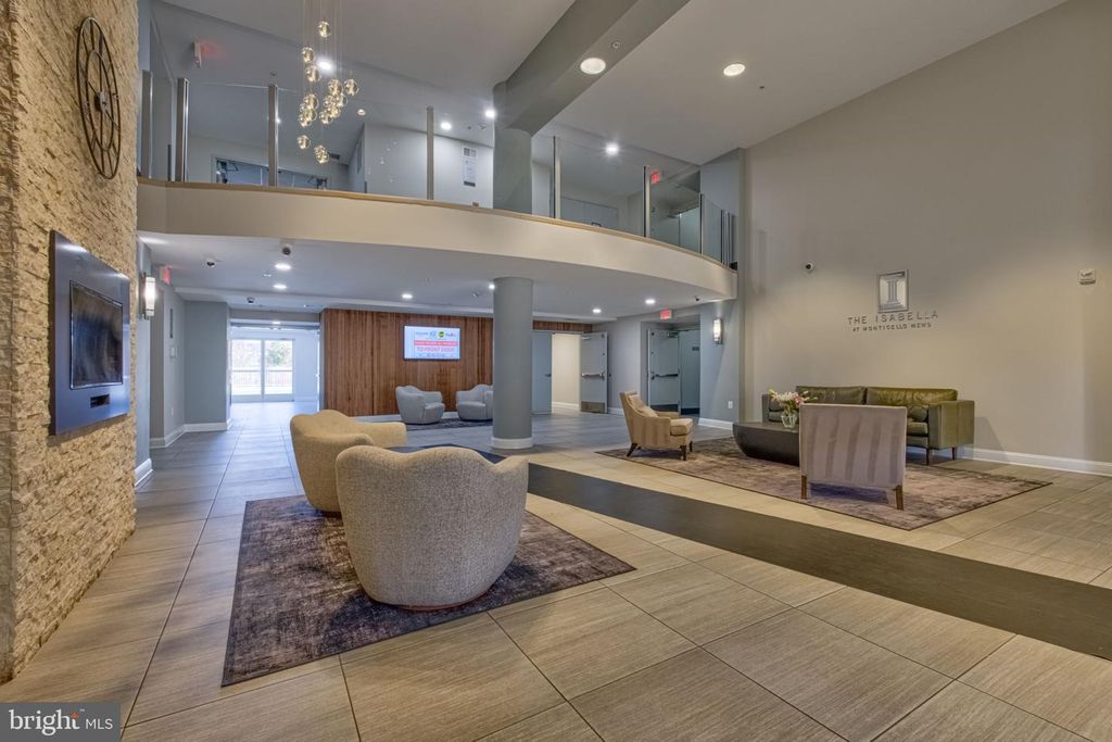 Image 8 of property listing at 6301 EDSALL RD #418, Alexandria, VA 22312