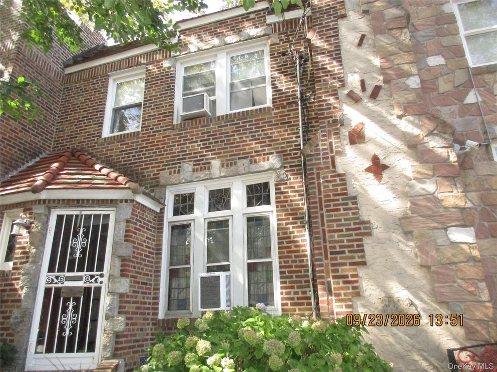 82-51 penelope Avenue, Middle Village, NY 11379 — photo 2