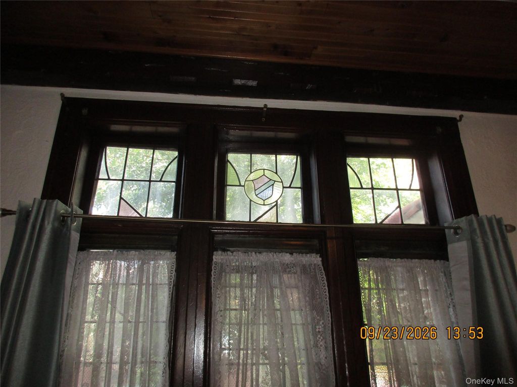 82-51 penelope Avenue, Middle Village, NY 11379 — photo 4