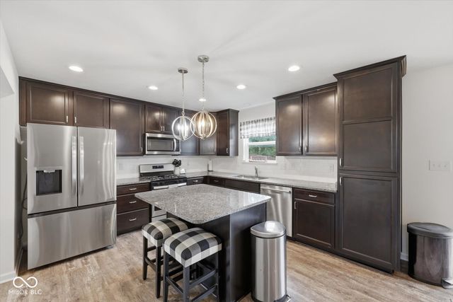 1553 Bush Way, Shelbyville, IN 46176
