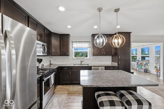 1553 Bush Way, Shelbyville, IN 46176