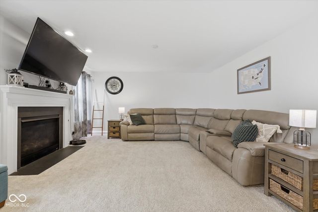 1553 Bush Way, Shelbyville, IN 46176
