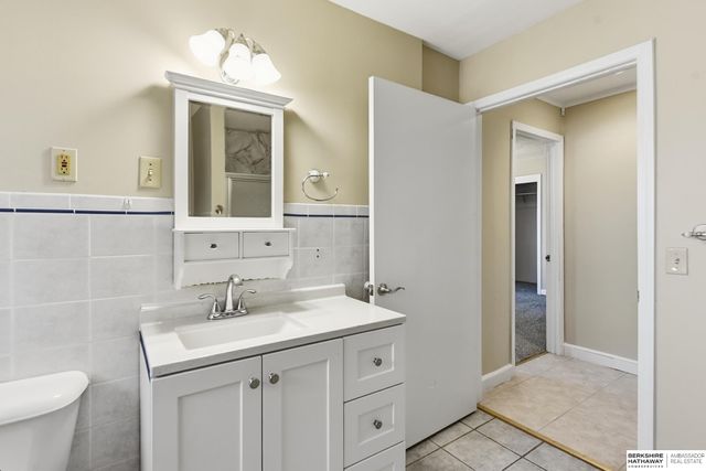 4219 N 65th Avenue, Omaha, NE 68104