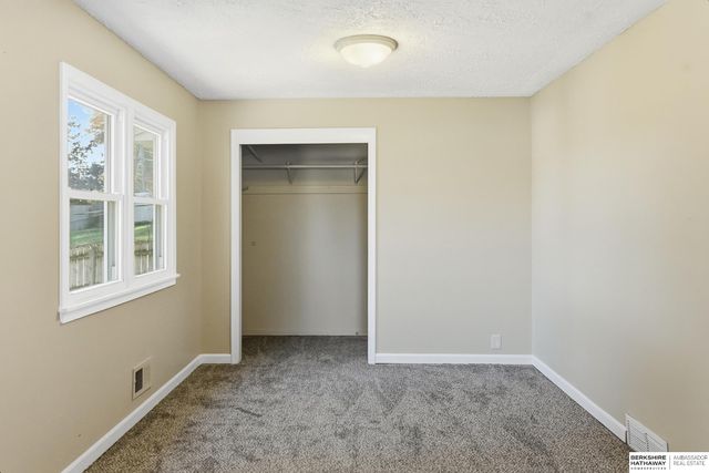 4219 N 65th Avenue, Omaha, NE 68104