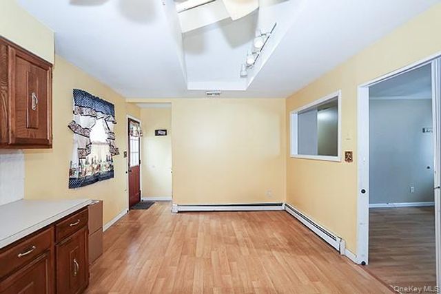 6 Oakdale Avenue, Selden, NY 11784